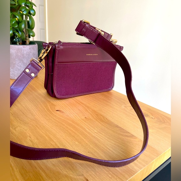 Charles & Keith burgundy crossbody purse - Picture 1 of 9